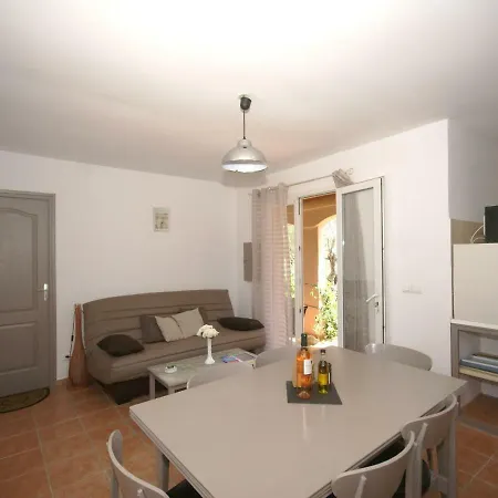 Casa vacanze Cosy Holiday With Swimming Pool In Stunning Location Near The Beaches!