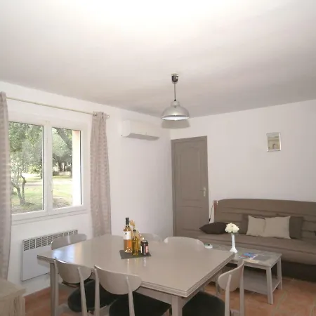 Cosy Holiday With Swimming Pool In Stunning Location Near The Beaches! Prázdninový dům *