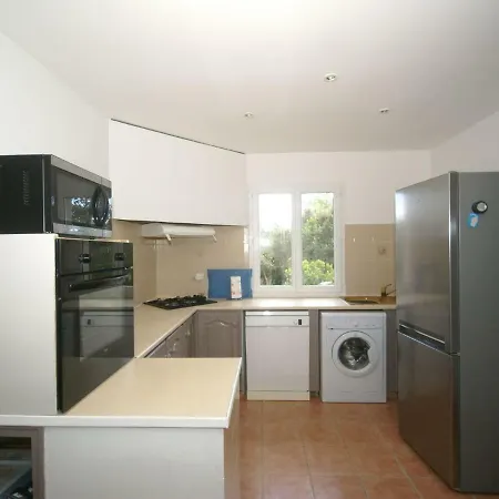 Cosy Holiday With Swimming Pool In Stunning Location Near The Beaches! Prázdninový dům *